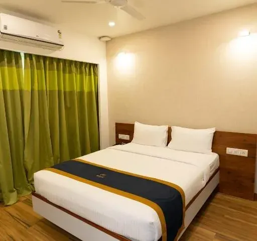 Photo 3 of 10 at Regal Suites