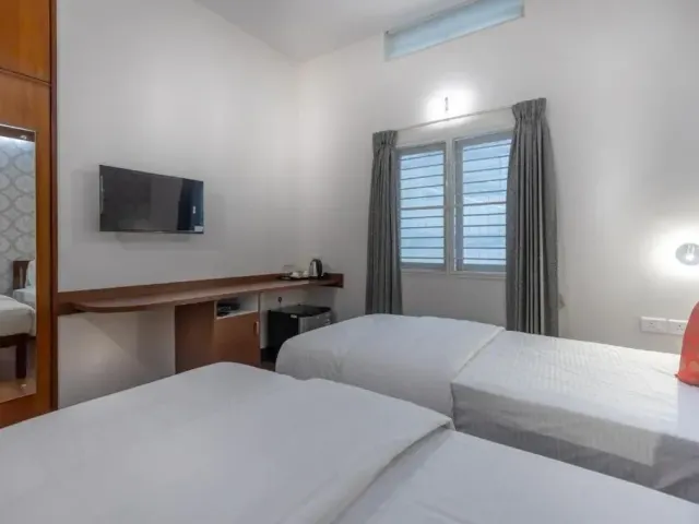 Photo 3 of 10 at Ixora Suites