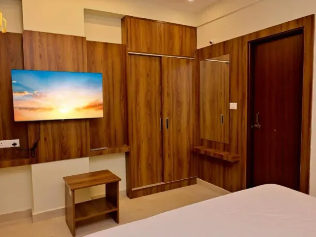 Photo 4 of 10 at Hotel Noble Nook, 100 Ft Road, Indiranagar