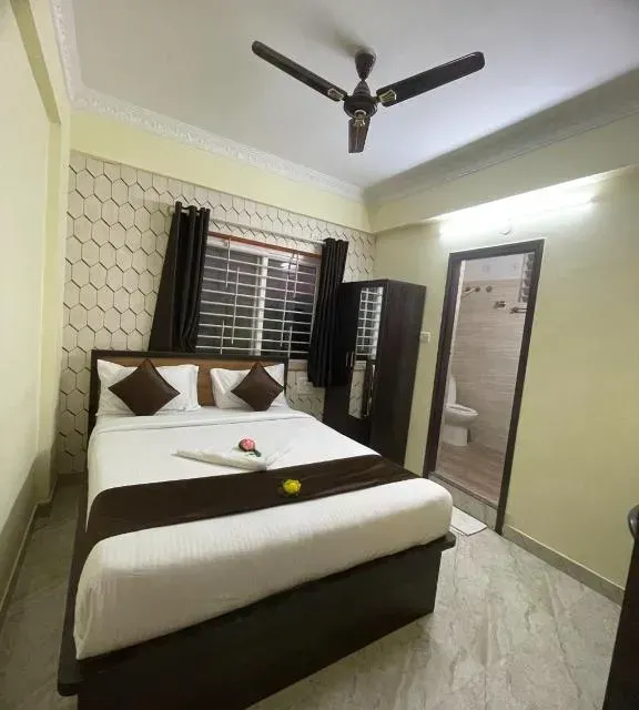 Photo 1 of 10 at Hotel East park Electronic City