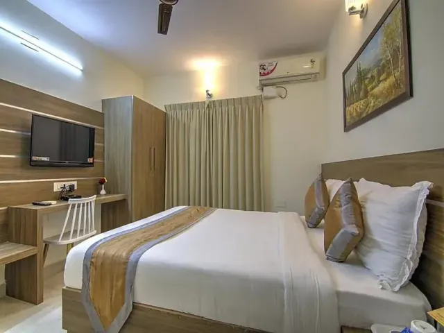Photo 6 of 10 at Velmond Suites