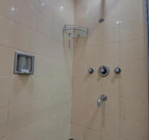 Photo 9 of 10 at Tristar Serviced Apartments