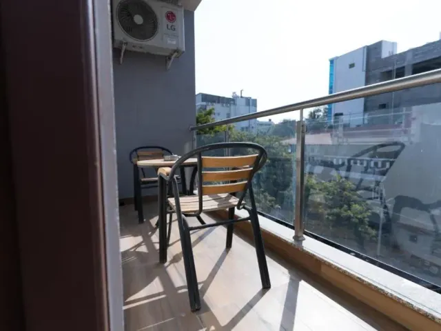 Photo 2 of 10 at Regal Suites