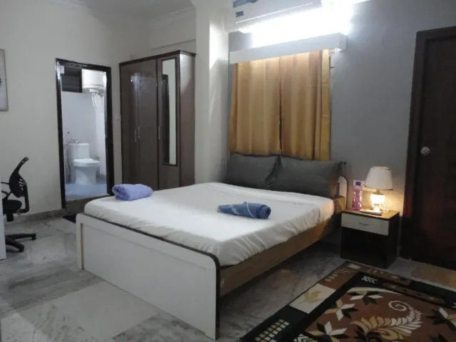 Photo 7 of 10 at 1BHK Penthouse with Garden AC Lift Car parking-406