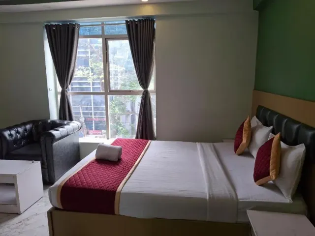 Photo 4 of 10 at Hotel Cozzy Inn