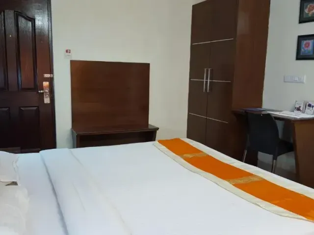 Photo 3 of 10 at Maple Suites