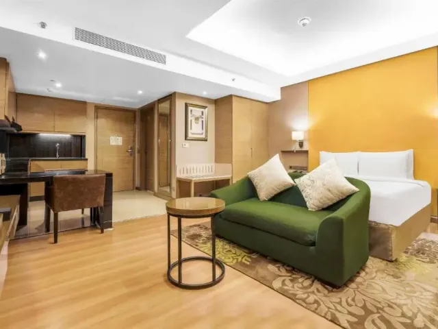 Photo 2 of 10 at DoubleTree Suites by Hilton Bengaluru Outer Ring Road