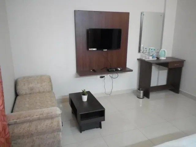 Photo 9 of 10 at Aster Suites
