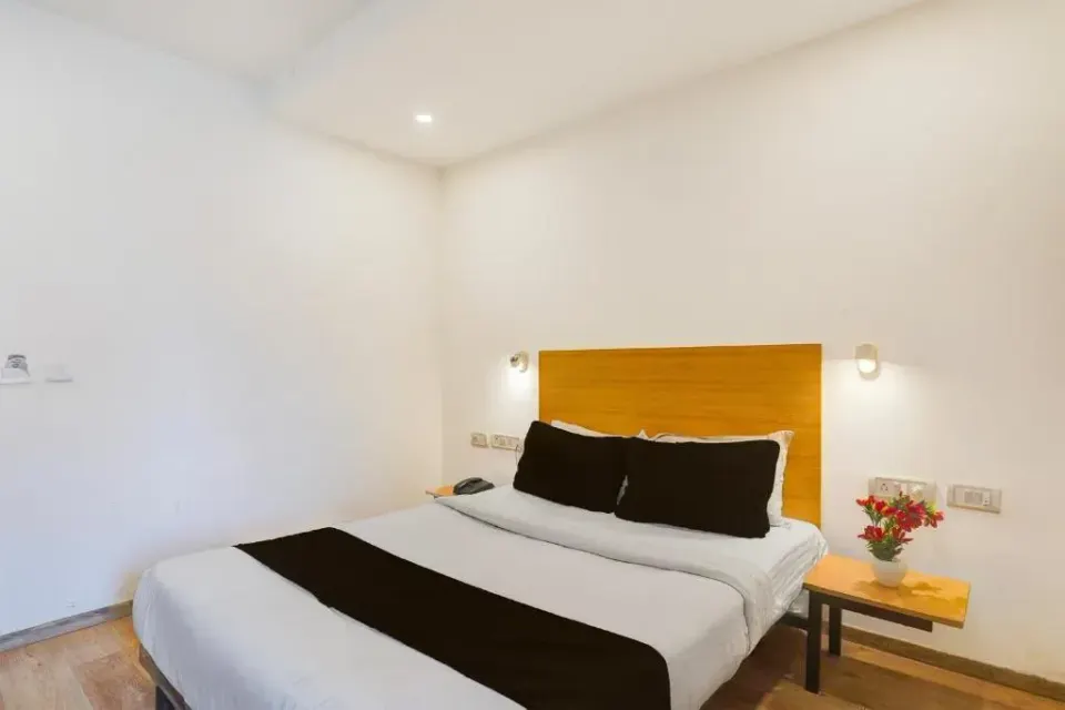 Photo 1 of 10 at Super Townhouse Sarjapur Road Formerly Hotel Ace