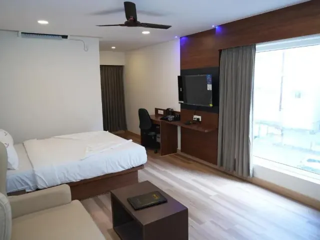 Photo 4 of 10 at Hotel Grand Sigma