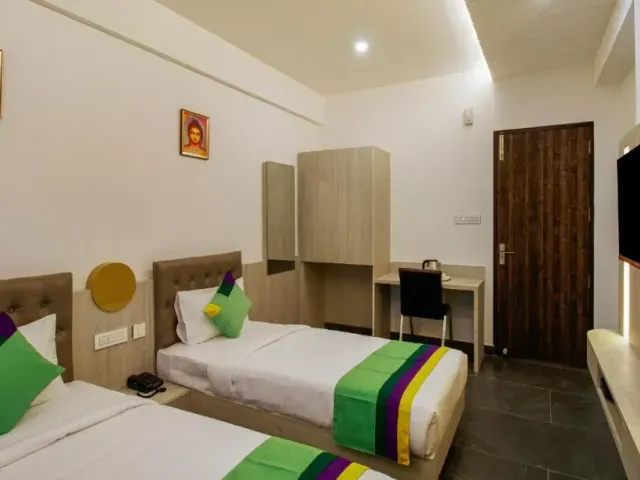 Photo 7 of 10 at Itsy Hotels Silver Keys