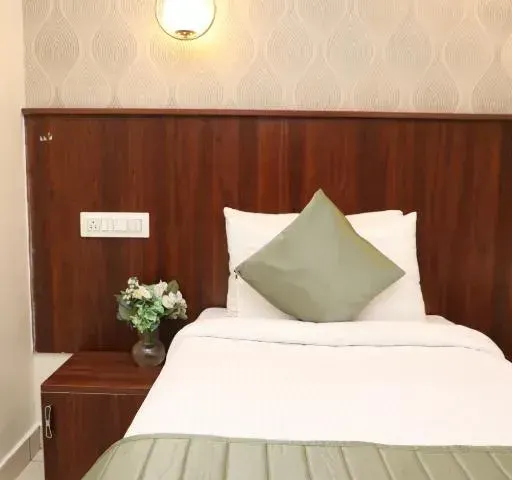 Photo 7 of 10 at Earth Hotels