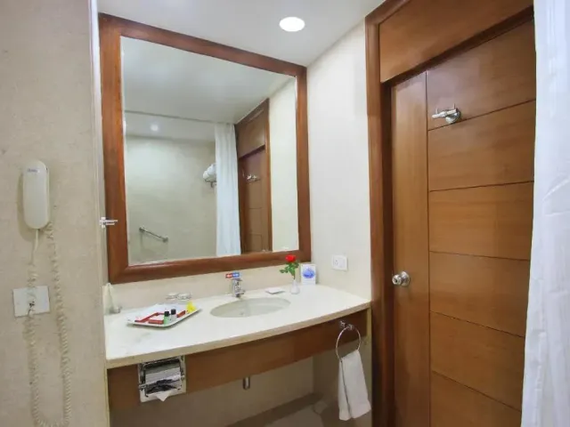Photo 2 of 10 at La Sara Grand