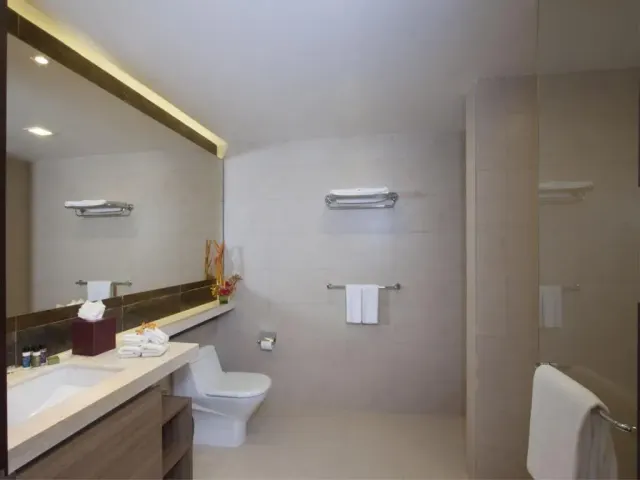 Photo 3 of 10 at Oakwood Residence Whitefield Bangalore