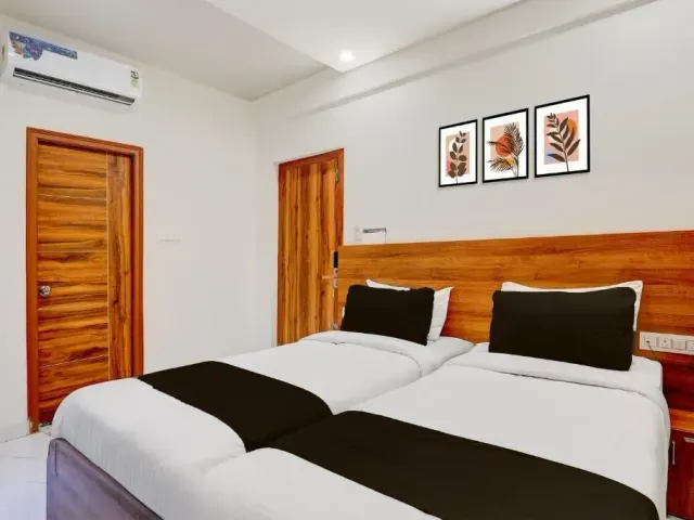 Photo 3 of 10 at Super Townhouse Marathahalli Near Sri Nagalingeshwar Swamy Temple Formerly Hotel Avenue