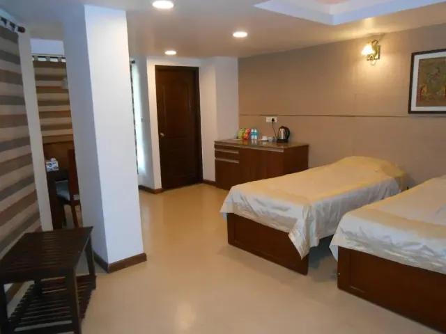 Photo 9 of 10 at Brunton Heights Executive Suites