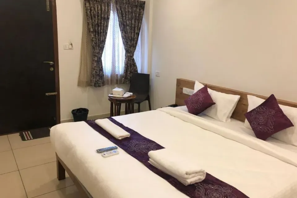 Photo 1 of 10 at Hotel Amulya Regency