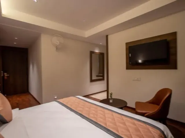 Photo 6 of 10 at Golden Fortune Suites Hotel