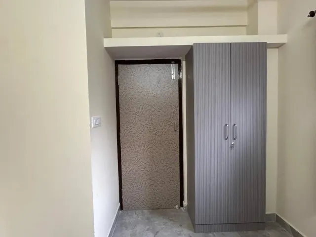 Photo 7 of 10 at Cozy Room 1Bhk with Lift 101