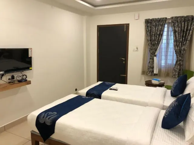 Photo 4 of 10 at Hotel Amulya Regency