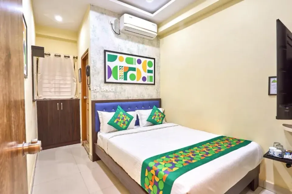 Photo 1 of 10 at Treebo Three Street Inn Near Global Village Tech Park