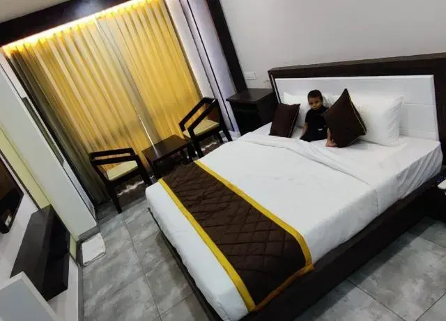Photo 6 of 10 at HOTEL ABOOZ
