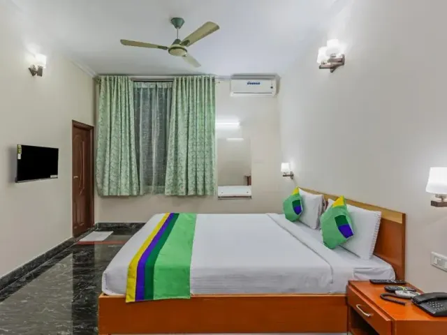 Photo 4 of 10 at Treebo Akshaya Residency