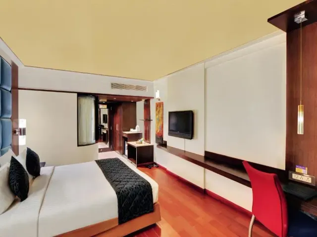 Photo 2 of 10 at Iris The Business Hotel