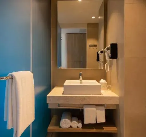 Photo 4 of 10 at Holiday Inn Express & Suites Bengaluru Old Madras Road by IHG