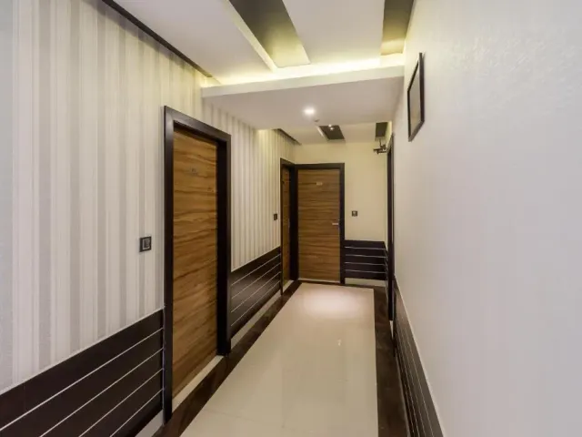 Photo 6 of 10 at Treebo Raj Premier, Indiranagar