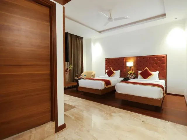 Photo 4 of 10 at Icon Grand Hotel By Bhagini