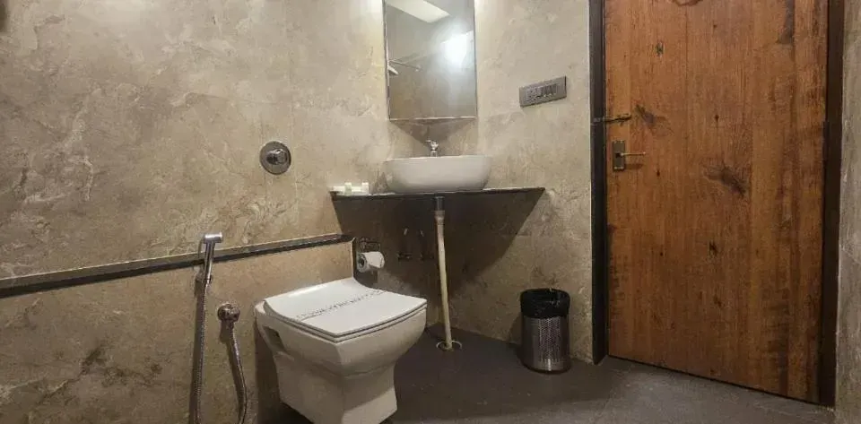 Photo 1 of 10 at Cross Roads Inn