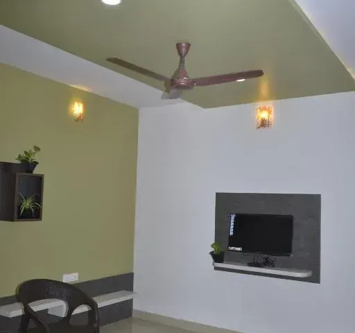 Photo 3 of 10 at Hotel Saarang Forever
