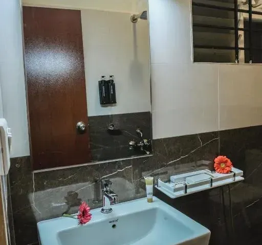 Photo 8 of 10 at Merry Inn Luxe Suites near Kempegowda international airport