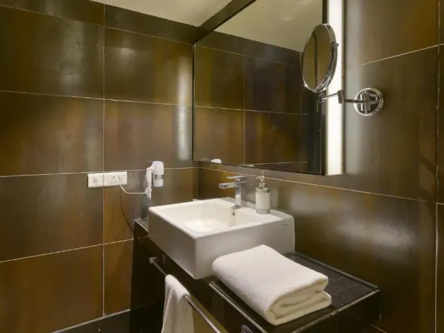 Photo 10 of 10 at Davanam Sarovar Portico Suites