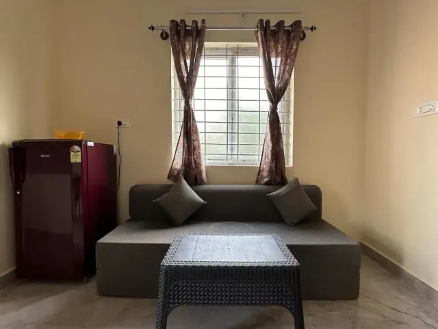 Photo 5 of 10 at Cozy Room 1Bhk with Lift 501