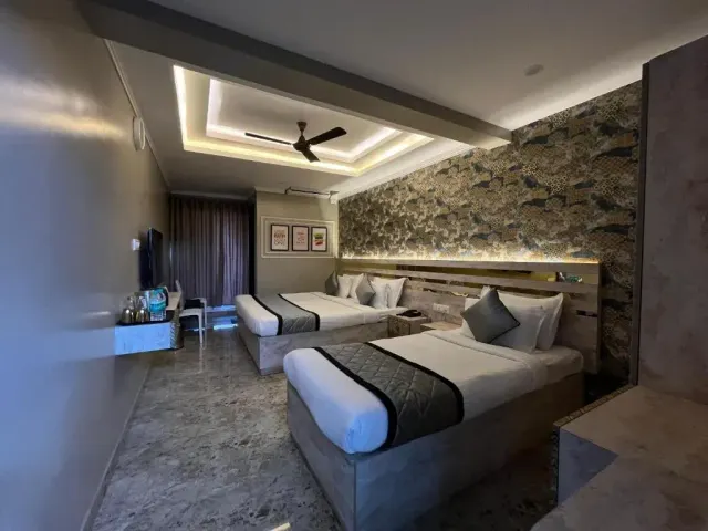 Photo 9 of 10 at Hotel LG Signature Suites