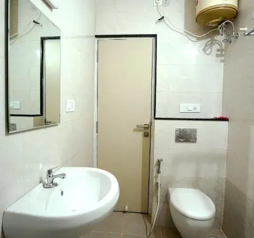 Photo 8 of 10 at Castle JP Service Apartments
