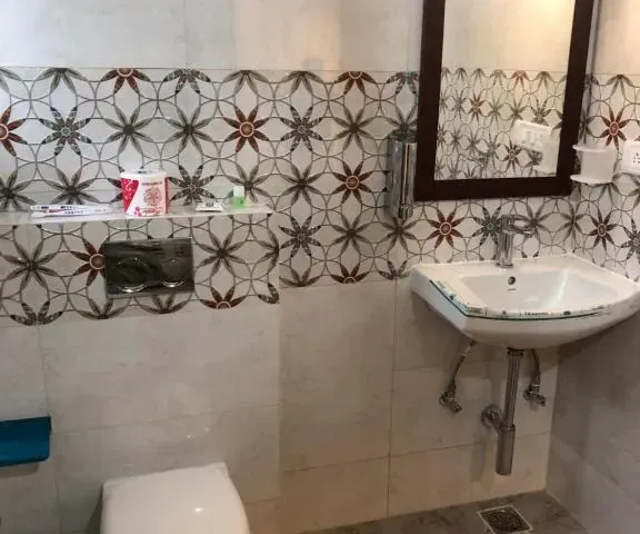 Photo 3 of 10 at Family Friendly Studio Apartment -3