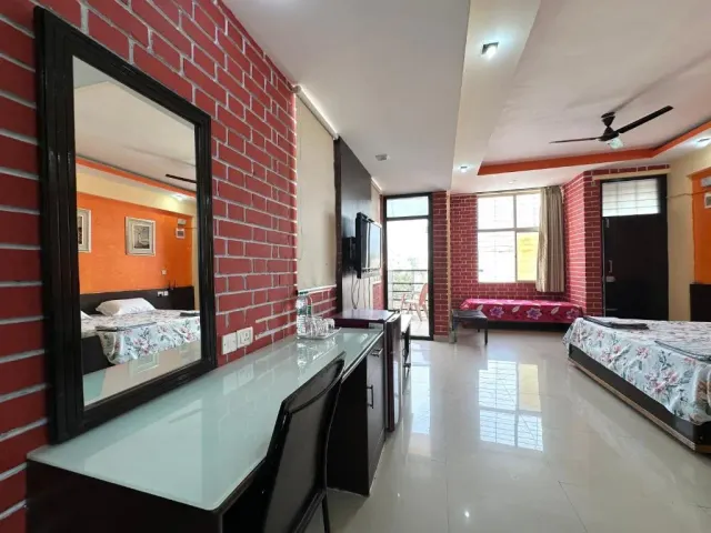 Photo 6 of 10 at Fernandes Complex