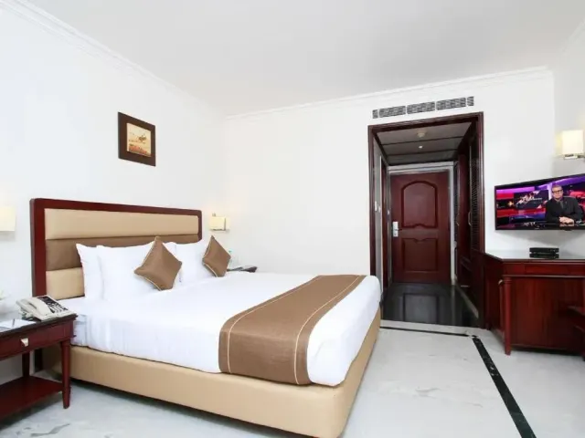 Photo 2 of 10 at The Rialto Hotel