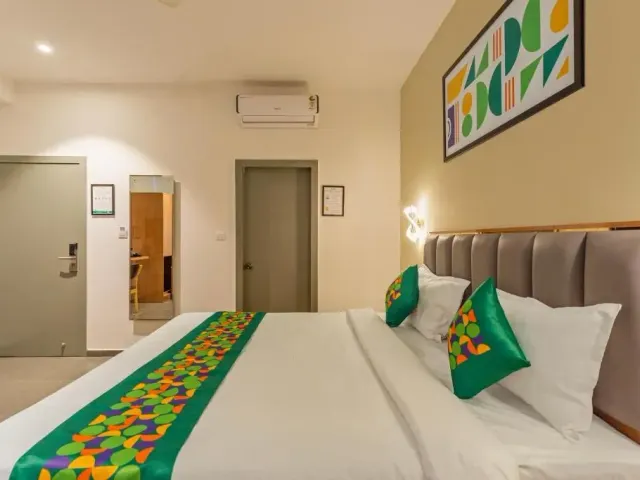Photo 9 of 10 at Treebo Global Stay Rajajinagar