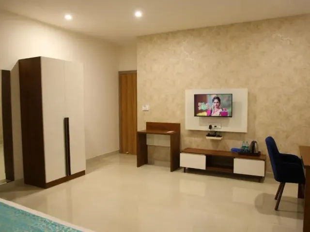 Photo 2 of 10 at Zing Rooms by GuestHouse Suites