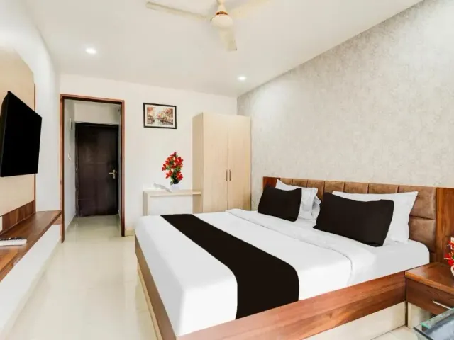 Photo 5 of 10 at Townhouse Oak DLF Newtown Formerly South Square