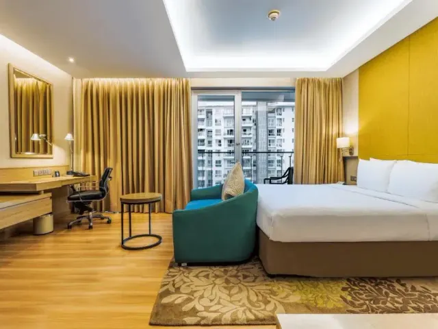 Photo 7 of 10 at DoubleTree Suites by Hilton Bengaluru Outer Ring Road