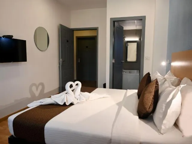 Photo 4 of 10 at Alchemy Suites