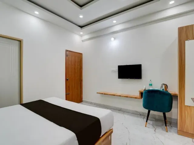 Photo 9 of 10 at Hotel O V.K Deluxe Rooms