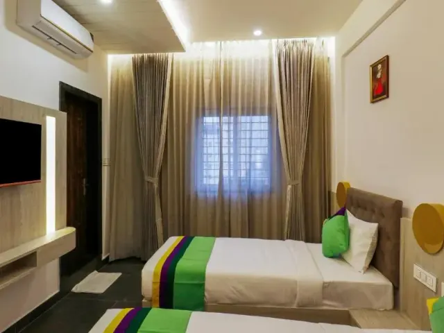 Photo 5 of 10 at Itsy Hotels Silver Keys