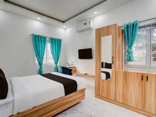 Photo 5 of 10 at Hotel O V.K Deluxe Rooms