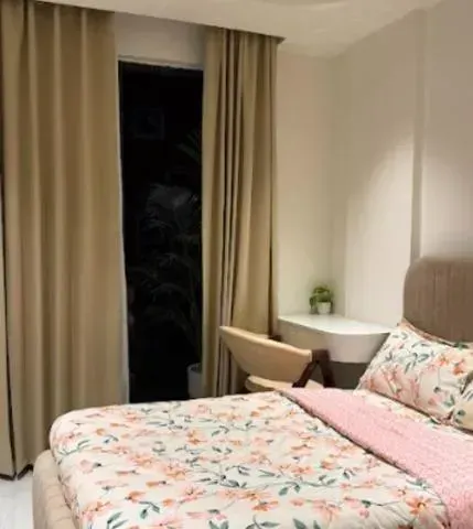 Photo 2 of 10 at Lux Living Hotel